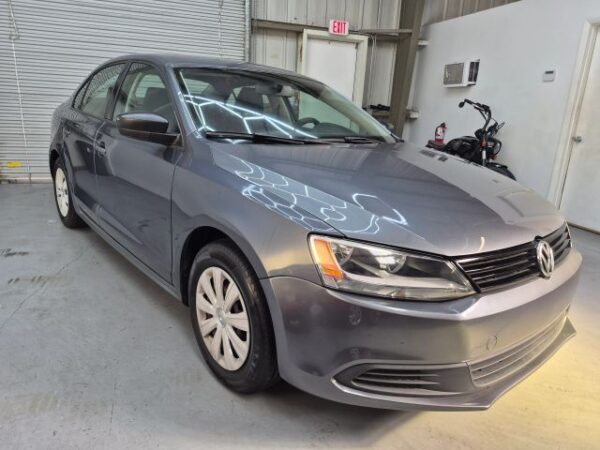 Wolkswagen Passat 2017  Resale Value: 7,500 / PROFIT DETECTED: 2,000